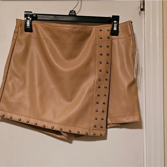 So-Good For Life Junior's Mini Skirt Faux Leather Skorts with Studs- Size 9 NWT - Picture 1 of 10